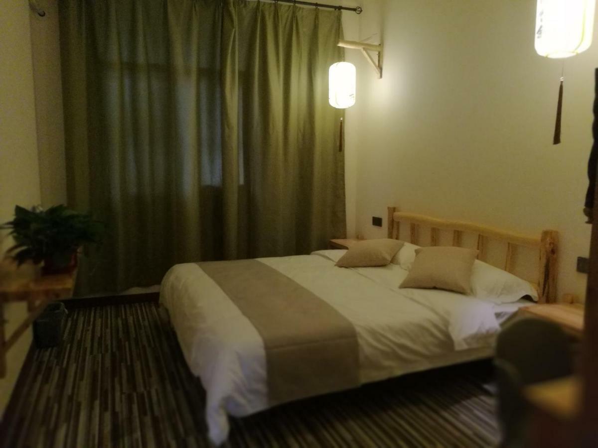 Right Here Hotel  Dunhuang Exterior foto
